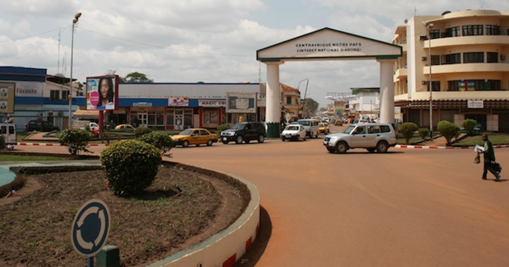 Bangui, Repubblica Centrafricana. Qui, in visita ufficiale, Papa Francesco aprirà la prima Porta Santa del Giubileo della Misericordia – Immagine tratta da Wikipedia