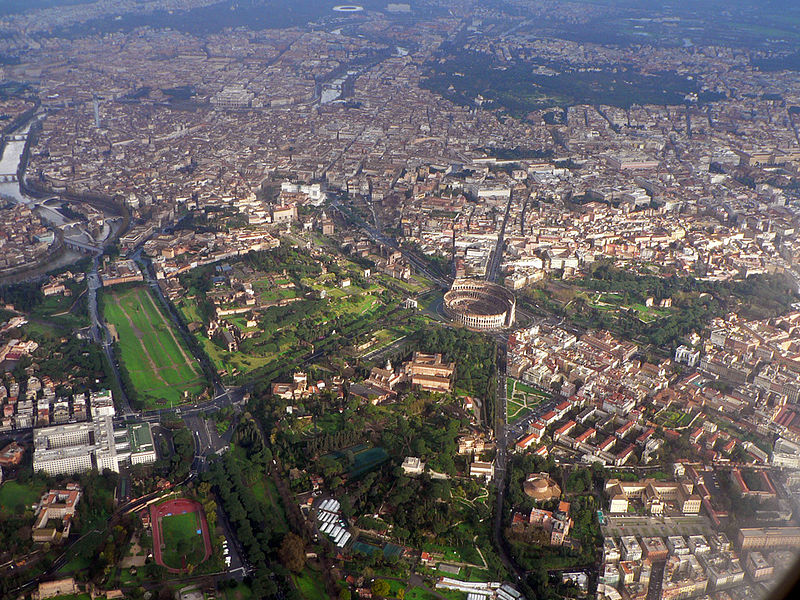 Roma vista dall'alto: la capitale che ospita il Giubileo della Misericordia dall'8 dicembre 2015, fotografata da Oliver Bonjoch. L'immagine si trova su Wikipedia, CC BY-SA 3.0